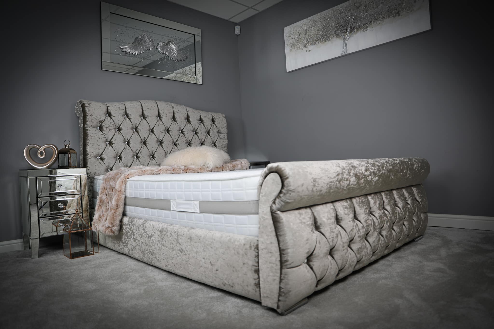 Bed Frames & Luxury Bedsteads Dreamers Bed Centre UK